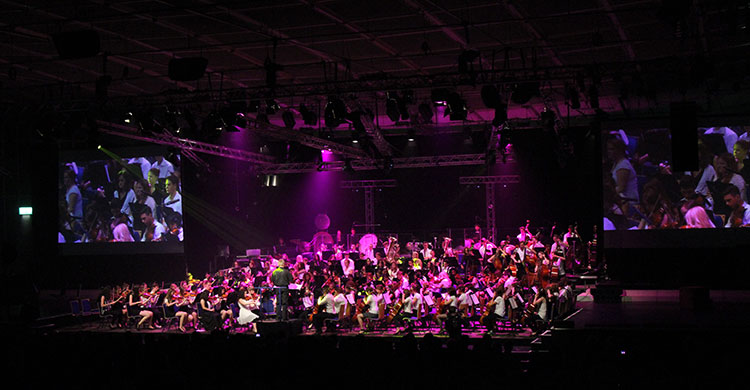 Orchestertechnik, Ch&ouml;re, Konzertveranstaltungen – auch das bietet die Eberthalle