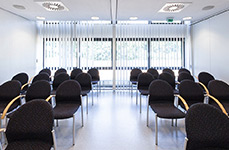 Konferenzraum 1 - Reihenbestuhlung