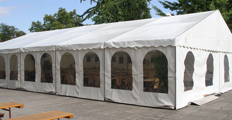 Outdoor oder Open-Air Events mit der Firma im Lichthof der Eberhalle in Ludwigshafen.